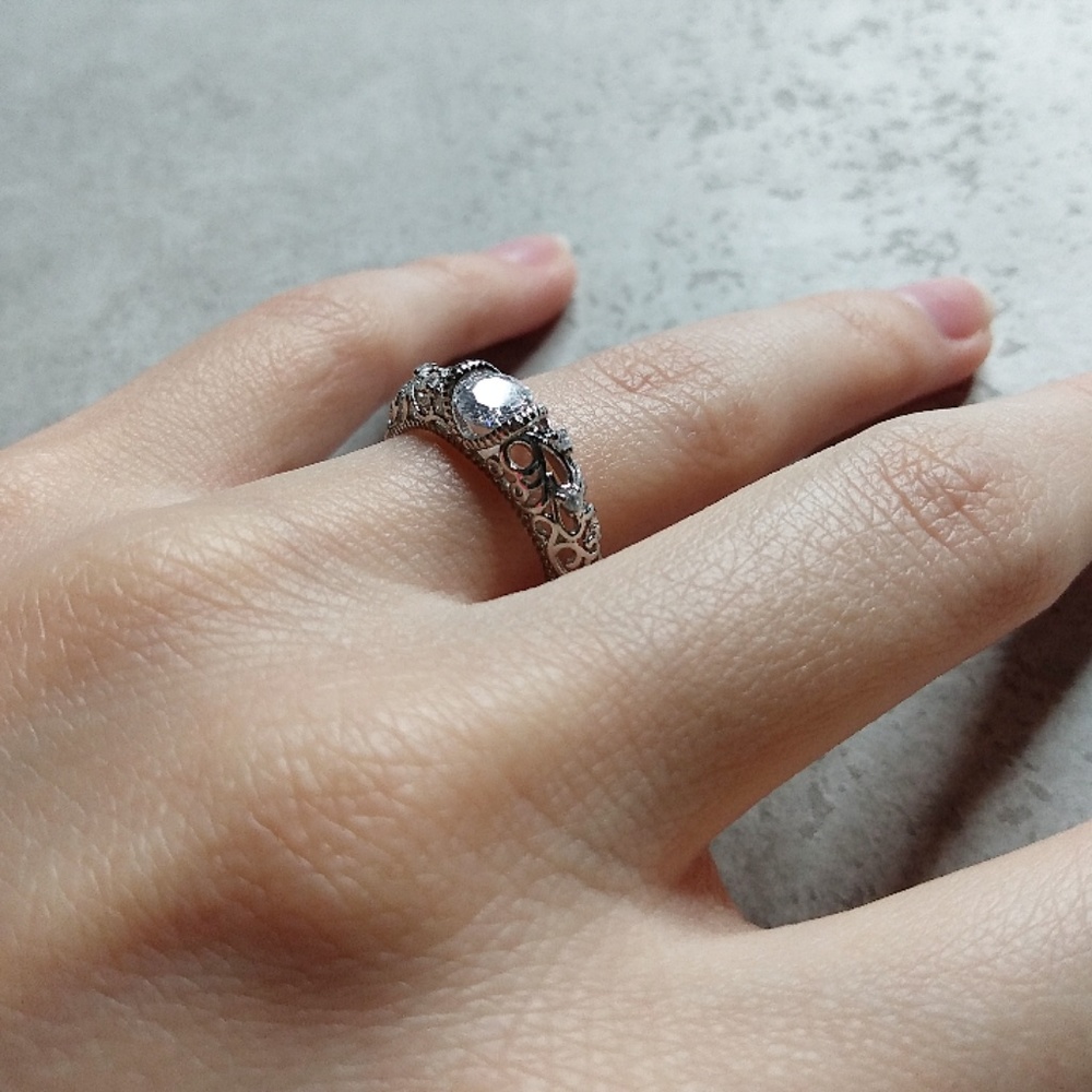 Sale! Silver plated vintage inspired cocktail ring - Picture 3 of 5